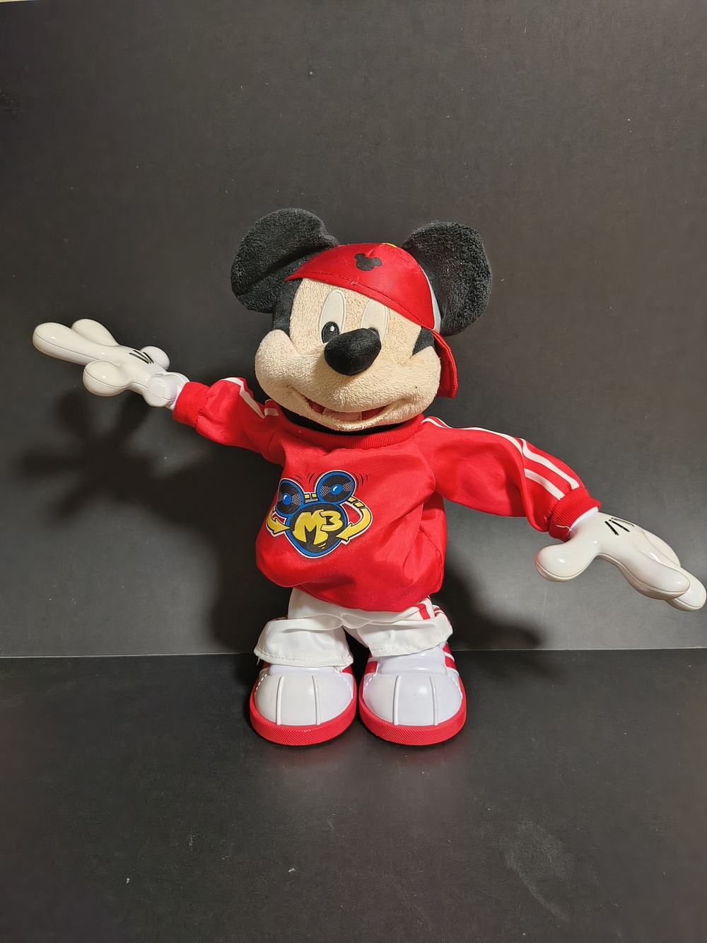 Disney Fisher Price M3 Master Moves Mickey Mouse Hip Hop/Break Dance 2011 Works